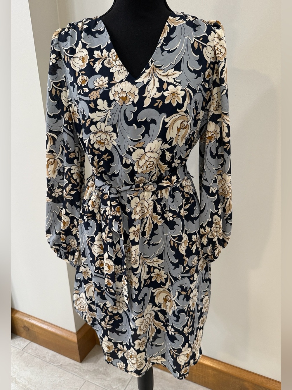 Ann Taylor Factory NWT Navy Floral women’s long sleeve dress Size Small Petite